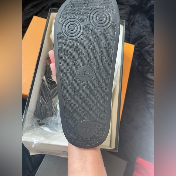 Gucci green web now accent slides - Picture 1 of 4